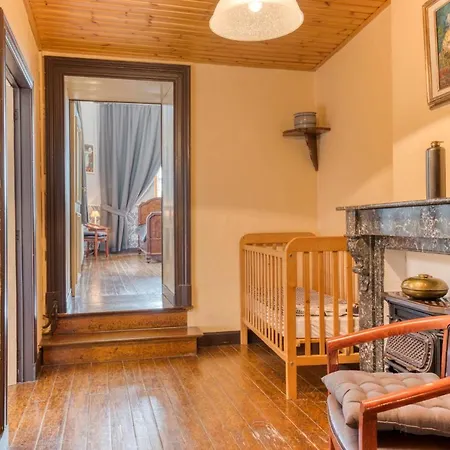 Le Chateau-ferme De Laval : La Tour Ferienhaus