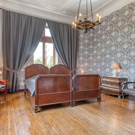 Ferienhaus Le Chateau-ferme De Laval : La Tour Sainte-Ode