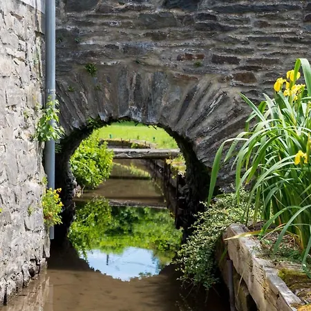 Le Chateau-ferme De Laval : La Tour Ferienhaus